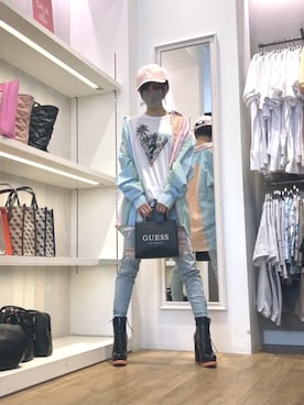 「Guess（ゲス）のアイテム（帽子）」を使った、GUESS JAPANさん（レディース・159cm）の夏コーディネート