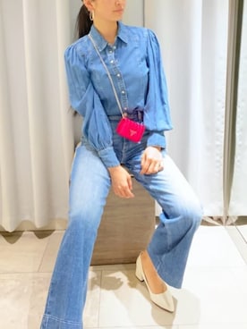 「Guess（ゲス）のアイテム（財布/小物）」を使った、GUESS JAPANさん（レディース・165cm）の春コーディネート