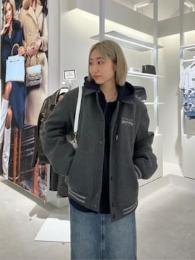 「GUESS」｜「アイテム（ブルゾン）」を使った、GUESS JAPANさん（レディース・162cm）の冬コーディネート