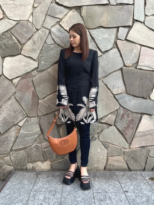 LS Angele Placed Mini Dress ワンピース LS Angele Placed Mini Dress ワンピース | GUESS(ゲス) JAPAN 公式