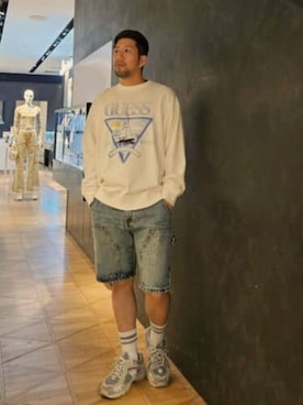 「Guess（ゲス）のアイテム（スウェット）」を使った、GUESS JAPANさん（メンズ・170cm）の春コーディネート