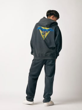 「Guess（ゲス）のアイテム（スウェットパンツ）」を使った、GUESS JAPANさん（メンズ・174cm）の秋コーディネート