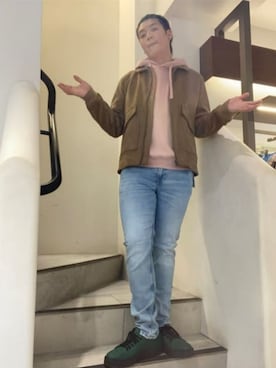 「大人カジュアルコーデ」｜「アイテム（ジャケット/アウター）」を使った、GUESS JAPANさん（メンズ・178cm）の秋コーディネート
