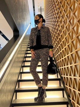 「Guess（ゲス）のアイテム（ブルゾン）」を使った、GUESS JAPANさん（レディース・175cm）の冬コーディネート