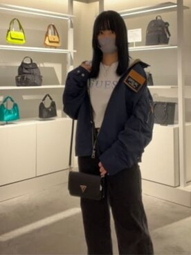 「Guess（ゲス）のアイテム（ブルゾン）」を使った、GUESS JAPANさん（レディース・162cm）の春コーディネート