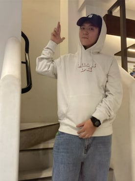 「Guess（ゲス）のアイテム（キャップ）」を使った、GUESS JAPANさん（メンズ・178cm）の秋コーディネート