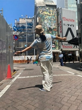 「Guess（ゲス）のアイテム（ハット）」を使った、GUESS JAPANさん（メンズ・178cm）の夏コーディネート