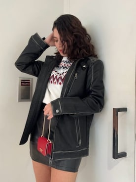 「レザースカート」｜「アイテム（ブルゾン）」を使った、GUESS JAPANさん（レディース・170cm）の冬コーディネート