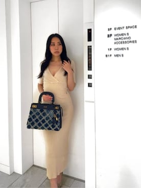 「リブニット」｜「アイテム（その他トップス）」を使った、GUESS JAPANさん（レディース・160cm）の夏コーディネート