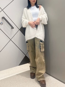 「アイテム（カーゴパンツ、イエロー系）」を使った、GUESS JAPANさん（レディース・159cm）の秋コーディネート