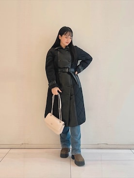 「アイテム（トレンチコート）」を使った、GUESS JAPANさん（レディース・159cm）の秋コーディネート