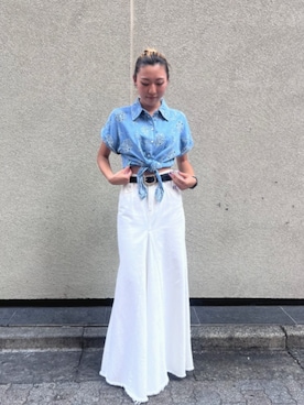 「Guess（ゲス）のBRIGITTE Shirt 半袖シャツ レディース（シャツ/ブラウス）」を使った、GUESS JAPANさん（レディース・163cm）の秋コーディネート