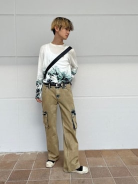 「Guess（ゲス）のアイテム（カーゴパンツ）」を使った、GUESS JAPANさん（メンズ・180cm）の冬コーディネート