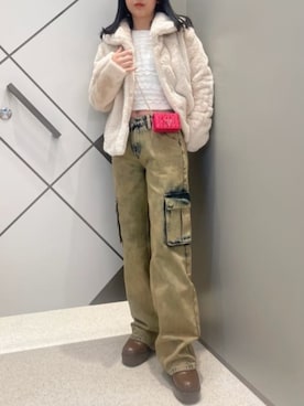 「Guess（ゲス）のアイテム（財布/小物）」を使った、GUESS JAPANさん（レディース・159cm）の冬コーディネート