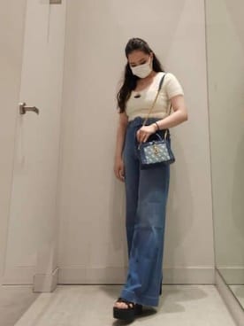 「Guess（ゲス）のアイテム（その他トップス）」を使った、GUESS JAPANさん（レディース・154cm）の春コーディネート