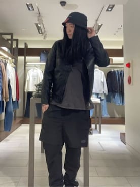 「Guess（ゲス）のアイテム（ブルゾン）」を使った、GUESS JAPANさん（メンズ・178cm）の春コーディネート
