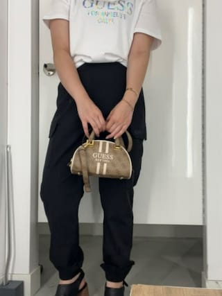 【Guess】国内発送 Mildred Mini Bowler Bag ボウラーバッグ Guess（ゲス）の「MILDRED Mini Bowler ハンドバッグ レディース