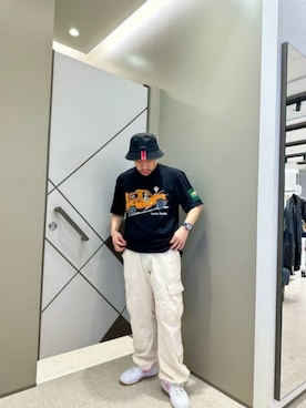 「Guess（ゲス）のアイテム（ハット）」を使った、GUESS JAPANさん（メンズ・167cm）の秋コーディネート