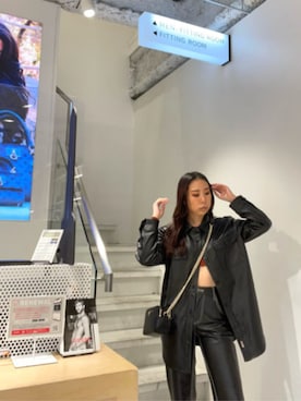「Guess（ゲス）のアイテム（ブルゾン）」を使った、GUESS JAPANさん（レディース・160cm）の秋コーディネート