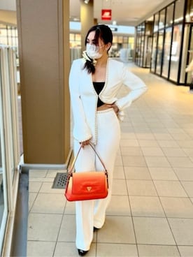 「Guess（ゲス）のアイテム（ノーカラージャケット）」を使った、GUESS JAPANさん（レディース・155cm）の春コーディネート