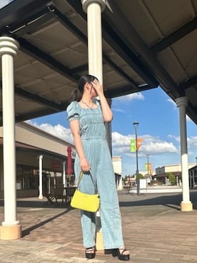 「Guess（ゲス）のアイテム（オールインワン・サロペット）」を使った、GUESS JAPANさん（レディース・165cm）の春コーディネート