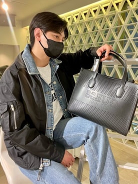 「Guess（ゲス）のアイテム（ブルゾン）」を使った、GUESS JAPANさん（メンズ・173cm）の春コーディネート
