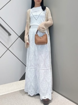 「Guess（ゲス）のアイテム（スカート）」を使った、GUESS JAPANさん（レディース・159cm）の春コーディネート