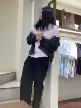 「Guess（ゲス）のアイテム（ブルゾン）」を使った、GUESS JAPANさん（メンズ・178cm）の春コーディネート