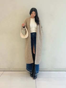 「アイテム（デニムスカート）」を使った、GUESS JAPANさん（レディース・155cm）の秋コーディネート