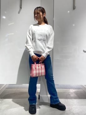 「Guess（ゲス）のアイテム（スウェット）」を使った、GUESS JAPANさん（レディース・158cm）の冬コーディネート