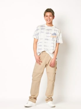 「Guess（ゲス）のアイテム（カーゴパンツ）」を使った、GUESS JAPANさん（メンズ・174cm）の冬コーディネート