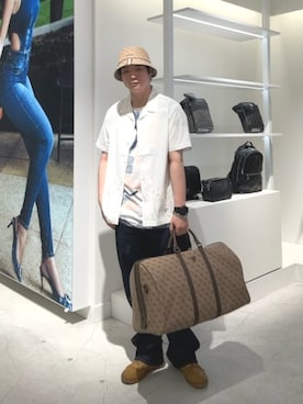 「Guess（ゲス）のアイテム（帽子）」を使った、GUESS JAPANさん（メンズ・178cm）の夏コーディネート