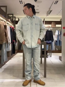 「Guess（ゲス）のアイテム（デニムジャケット）」を使った、GUESS JAPANさん（メンズ・178cm）の春コーディネート