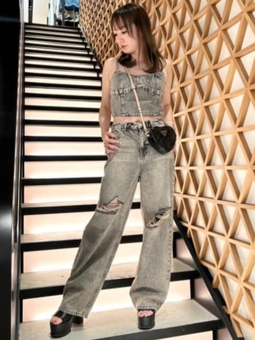 GUESS】☆人気☆ARNELAソフトシャイニーショルダーバッグ