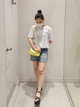 「Guess（ゲス）のアイテム（スカート）」を使った、GUESS JAPANさん（レディース・154cm）の夏コーディネート