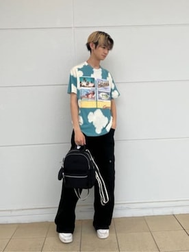 「Guess（ゲス）のアイテム（カーゴパンツ）」を使った、GUESS JAPANさん（メンズ・180cm）の夏コーディネート