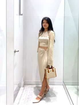 「Guess（ゲス）のアイテム（スカート）」を使った、GUESS JAPANさん（レディース・163cm）の春コーディネート