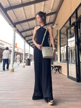 「編み込みバッグ」｜GUESS JAPANさん（レディース・163cm）の春コーディネート
