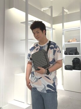 「Guess（ゲス）のアイテム（アクセサリー）」を使った、GUESS JAPANさん（メンズ・178cm）の春コーディネート