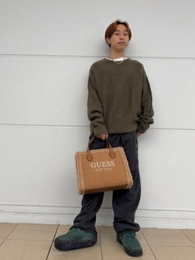 「Guess（ゲス）のアイテム（スウェットパンツ）」を使った、GUESS JAPANさん（メンズ・158cm）の冬コーディネート
