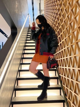 「Guess（ゲス）のアイテム（ブルゾン）」を使った、GUESS JAPANさん（レディース・175cm）の秋コーディネート