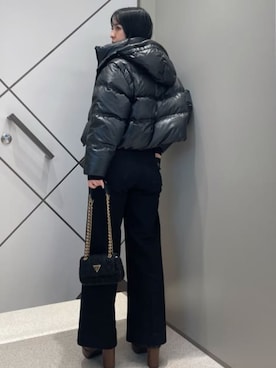 「ショートダウン」｜「アイテム（ジャケット/アウター）」を使った、GUESS JAPANさん（レディース・159cm）の冬コーディネート