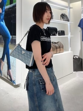 「Guess（ゲス）のアイテム（スカート）」を使った、GUESS JAPANさん（レディース・162cm）の秋コーディネート