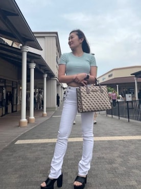 「Guess（ゲス）のアイテム（その他トップス）」を使った、GUESS JAPANさん（レディース・162cm）の春コーディネート
