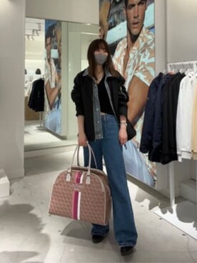 「Guess（ゲス）のアイテム（ブルゾン）」を使った、GUESS JAPANさん（レディース・162cm）の春コーディネート