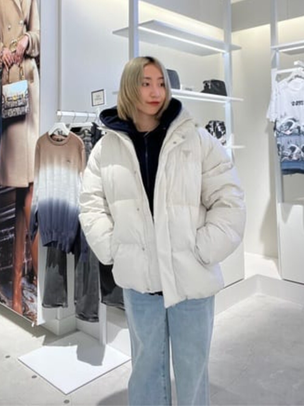 「guess、GUESS、ダウンジャケット」｜「GuessのMEN'S Down Jacket ダウンジャケット（ダウンジャケット/コート、ホワイト系）」を使った、GUESS JAPANさん（レディース・162cm）の冬コーディネートの1枚目の写真