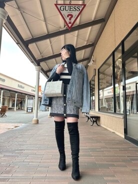 「Guess（ゲス）のアイテム（デニムジャケット）」を使った、GUESS JAPANさん（レディース・165cm）の春コーディネート