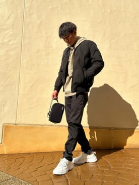 「Guess（ゲス）のアイテム（スウェットパンツ）」を使った、GUESS JAPANさん（メンズ・174cm）の冬コーディネート