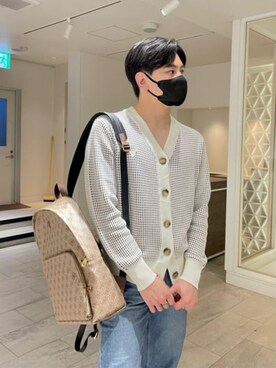 「Guess（ゲス）のアイテム（カーディガン/ボレロ）」を使った、GUESS JAPANさん（メンズ・173cm）の春コーディネート