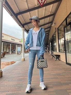 「Guess（ゲス）のアイテム（パーカー）」を使った、GUESS JAPANさん（レディース・163cm）の春コーディネート